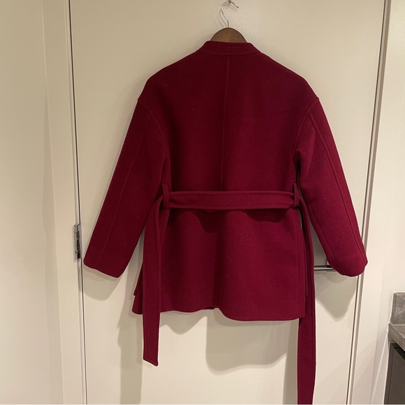 Red coat - Picture 2 of 2